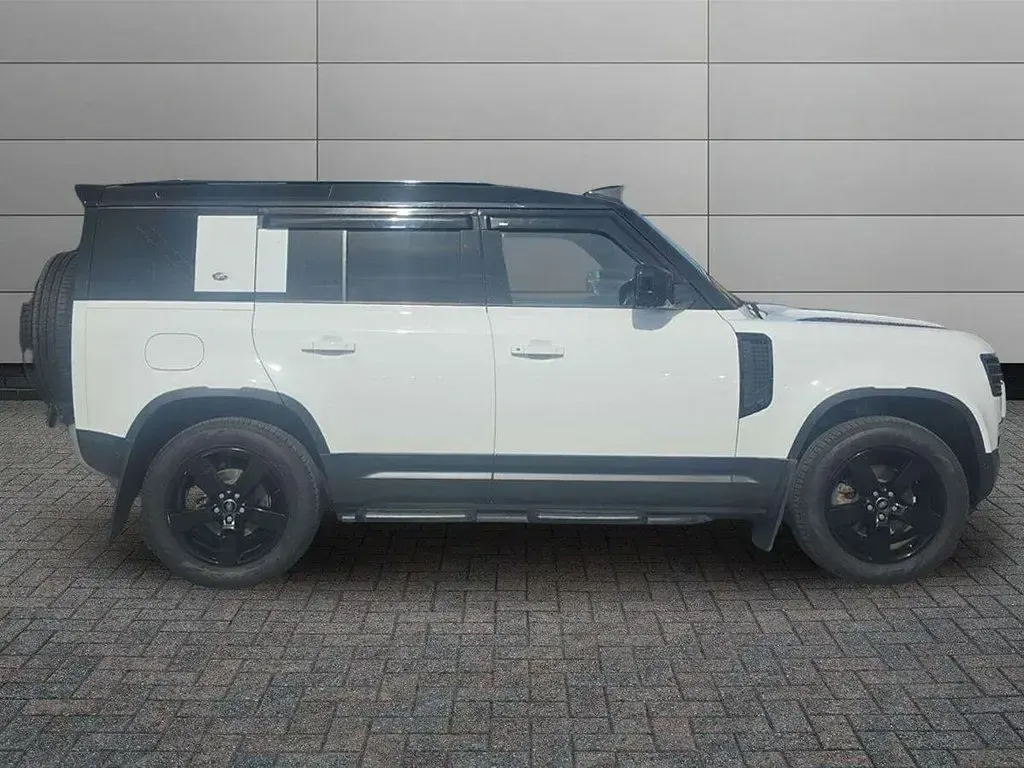 Usado Land Rover Defender SE 245 HP (180 kW) 2023 Branco SUV