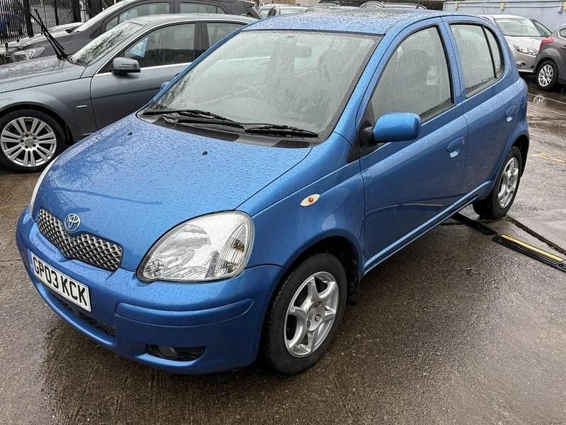 Used Toyota Yaris 85 HP (62 kW) 2003 Blue Hatchback