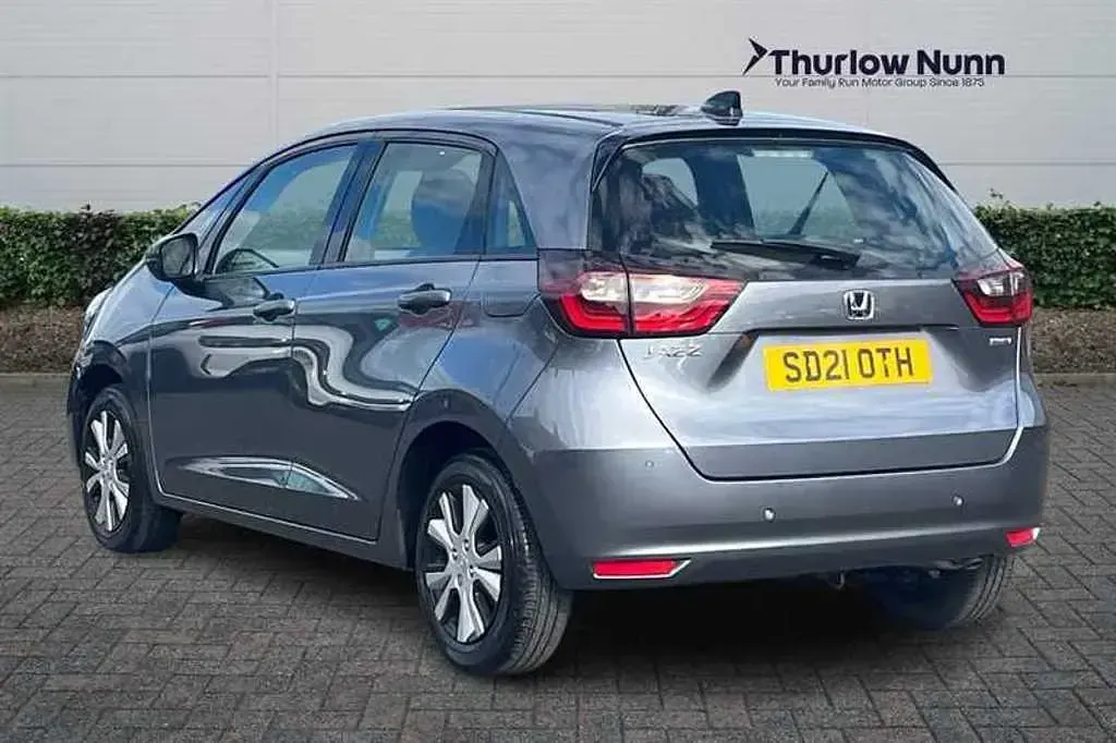 Używany Honda Jazz Hybrid 109 KM (80 kW) 2021 Szary Hatchback