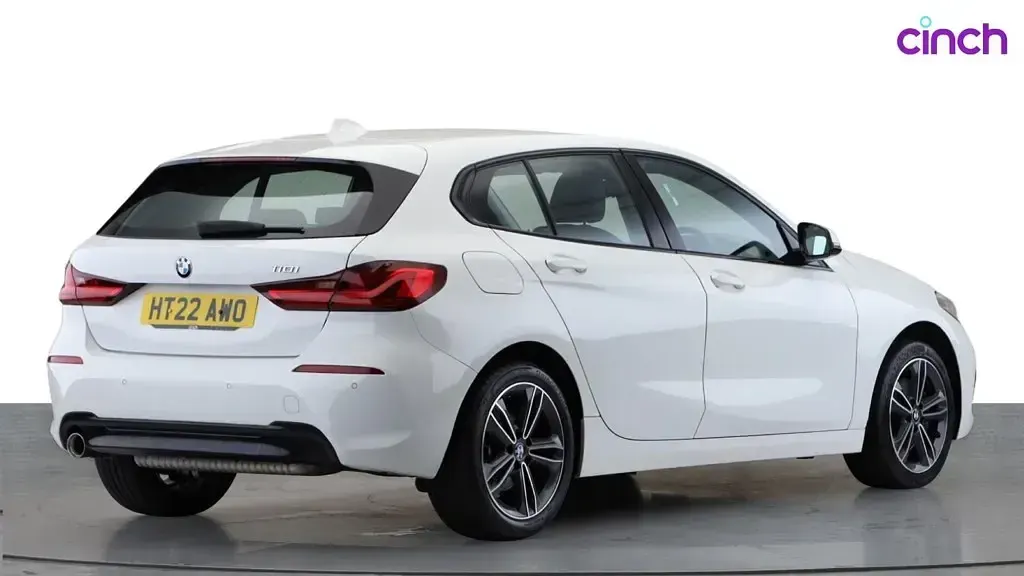 Used BMW 118 Sport Line 2022 White Hatchback