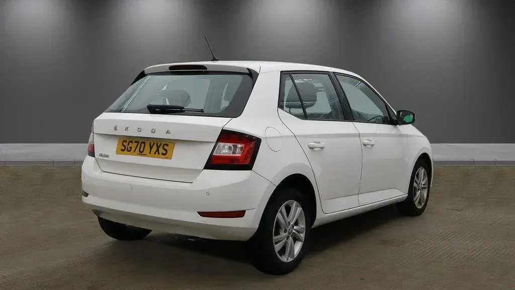 Used Skoda Fabia SE 60 HP (44 kW) 2020 White Hatchback