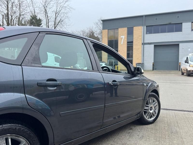 Used Ford Focus Ghia 2007 Grey Hatchback