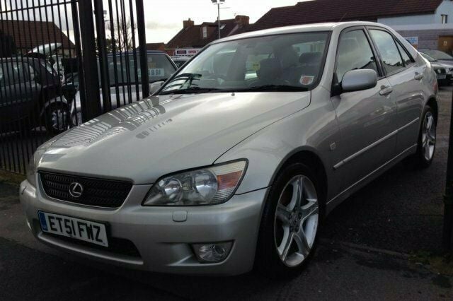 Used Lexus IS200 153 HP (112 kW) 2002 Sedan