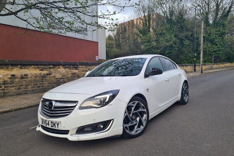 White Used 2014 Vauxhall Insignia SRi Hatchback | £2,495 (Fair price) - Image 1/1