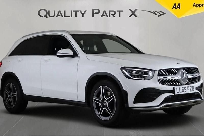 White Used 2019 Mercedes GLC300 AMG line Estate | £20,899 (Fair price) - Image 1/1