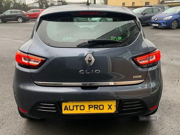 Used Renault Clio IV Signature 2017 Grey Hatchback