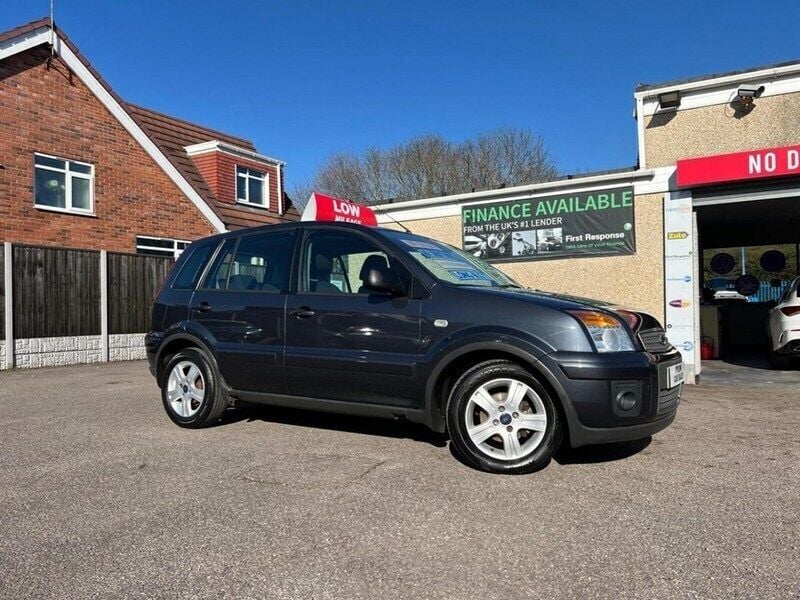 Used 2010 Ford Fusion Zetec Hatchback | £2,199 (Fair price) - Image 1/4