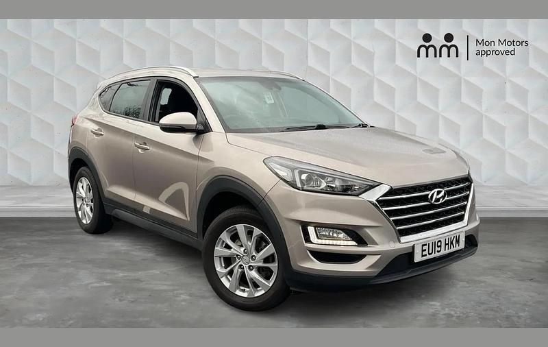 Used Hyundai Tucson SE 129 HP (94 kW) 2019 Beige SUV