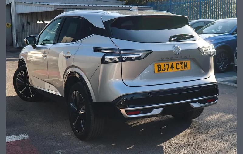 Used Nissan Qashqai Tekna 155 HP (114 kW) 2024 Silver SUV