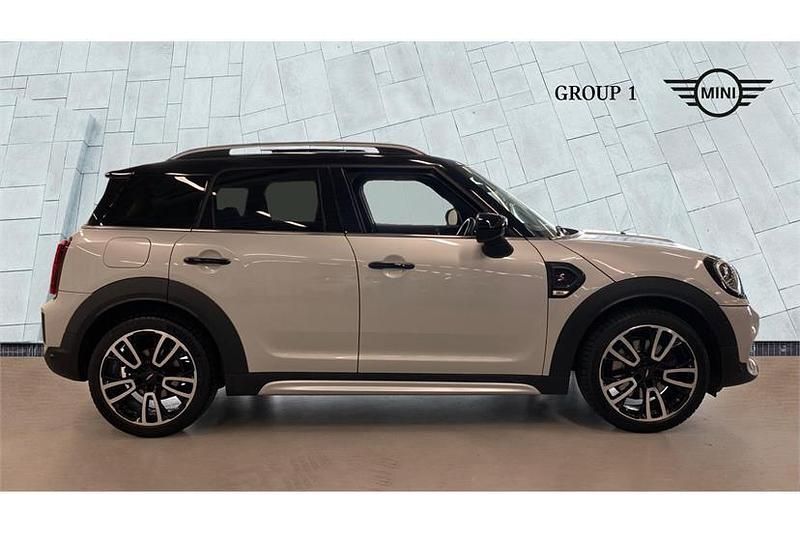 Used Mini Cooper S Countryman Sport 178 HP (130 kW) 2022 White silver SUV