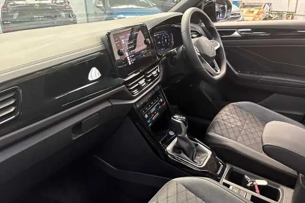 Used VW T-Roc Black Edition 150 HP (110 kW) 2025 Blue SUV