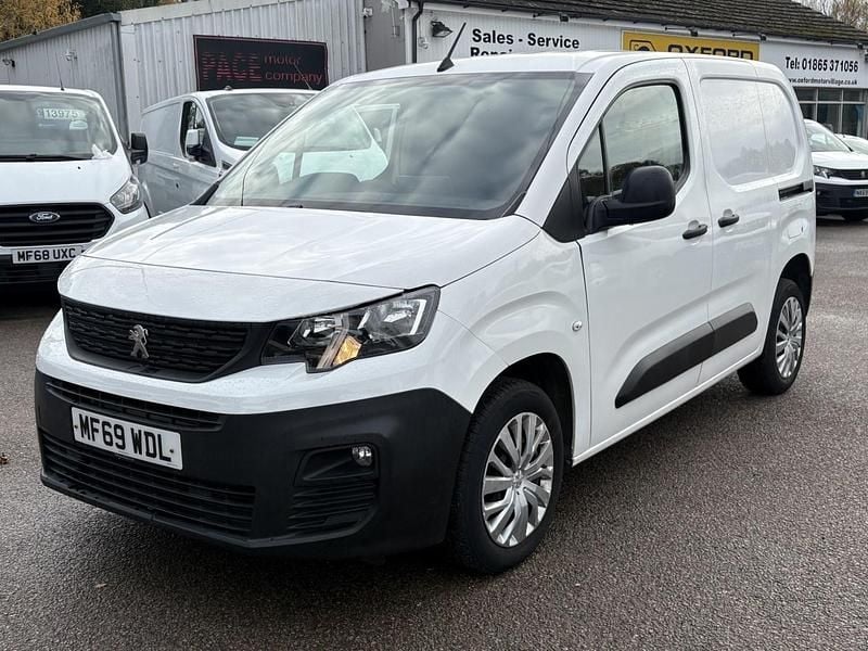 White Used 2019 Peugeot Partner Van | £7,975 (Fair price) - Image 1/4