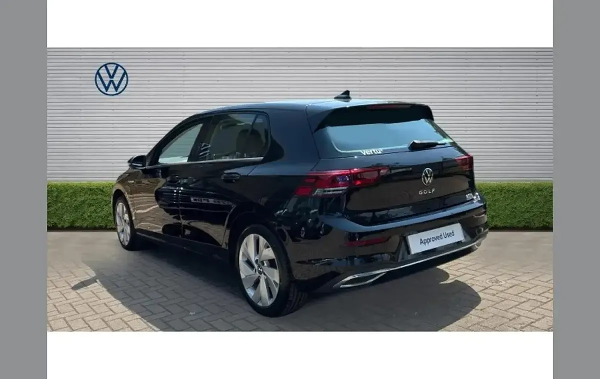 Used VW Golf VIII Style 147 HP (108 kW) 2023 Black Hatchback