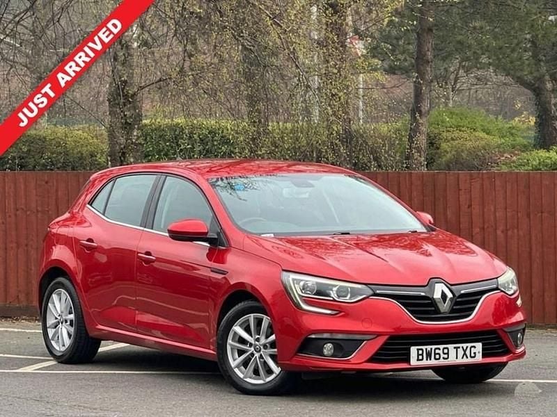 Used Renault Mégane IV Play 140 HP (102 kW) 2019 Red Hatchback