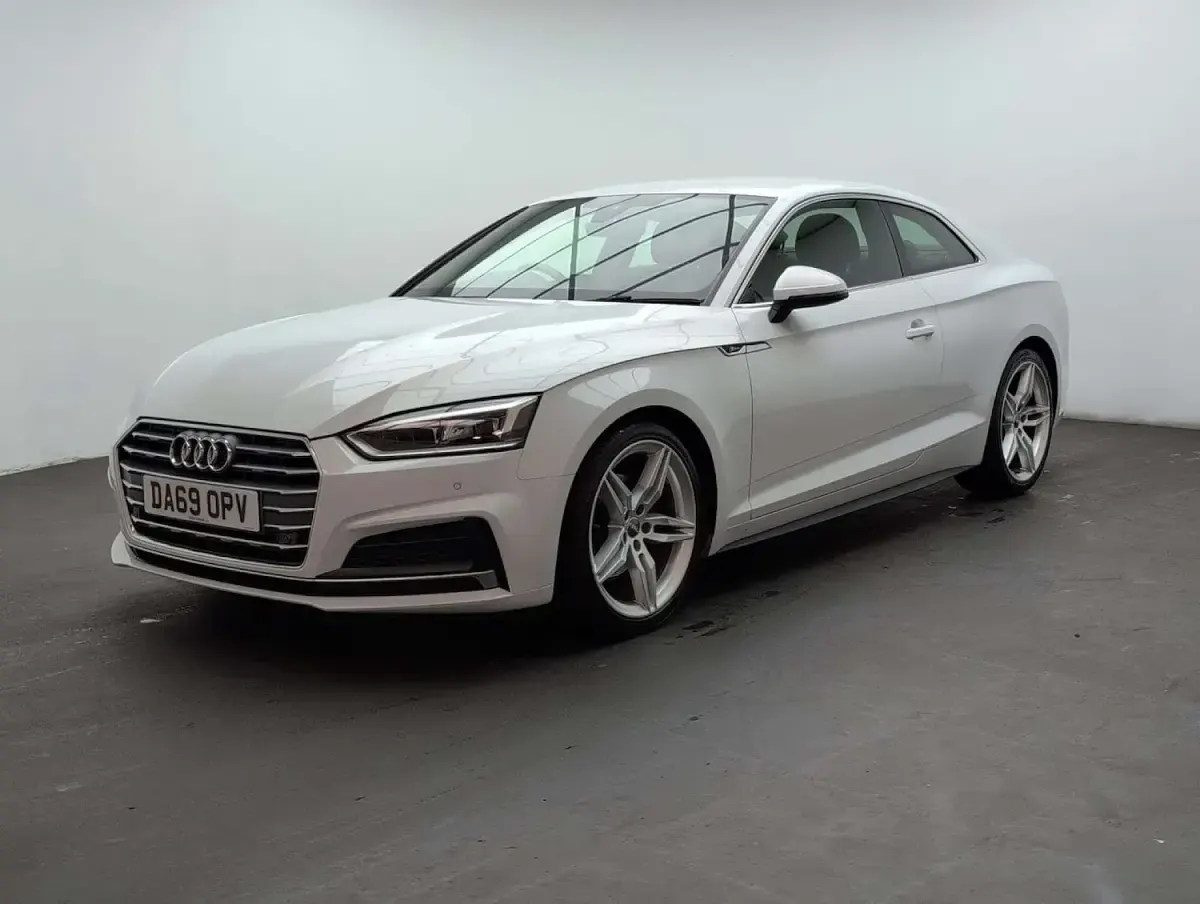 Used Audi A5 S-Line 150 HP (110 kW) 2019 White Coupe