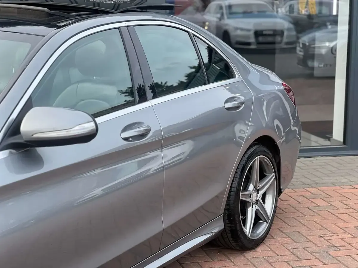 Begagnad Mercedes C250 AMG line 2015 Silver Sedan