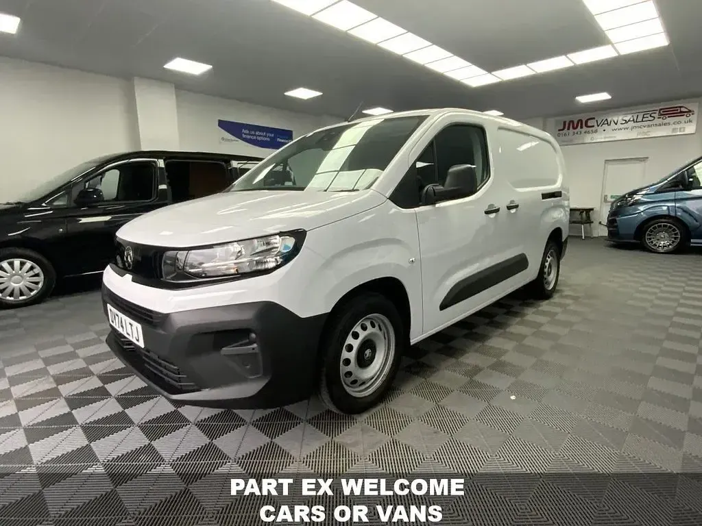 Used Vauxhall Combo 2024 White MPV