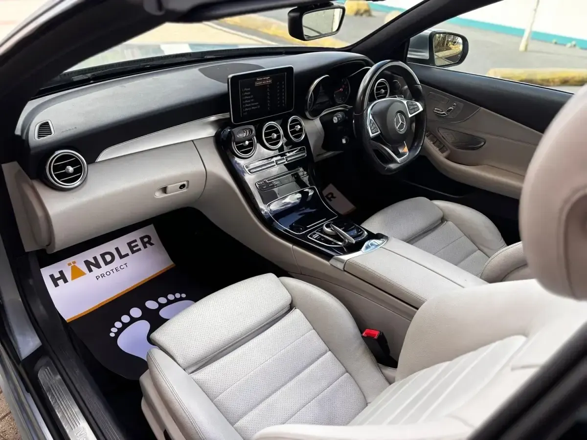 Second-hand Mercedes C300 AMG Line Premium Plus 245 CP (180 kW) 2017 Argintiu Cabrio