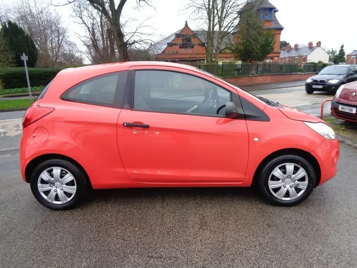Used Ford Ka Studio 69 HP (50 kW) 2011 Red Hatchback