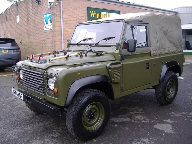 Używany Land Rover Defender 90 KM (66 kW) 1997 Zielony SUV