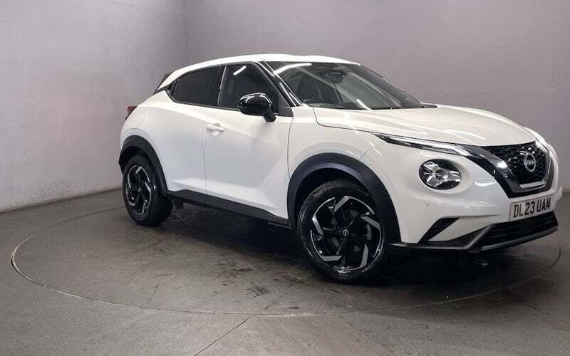White Used 2023 Nissan Juke N-Connecta SUV | £13,399 (Fair price) - Image 1/4
