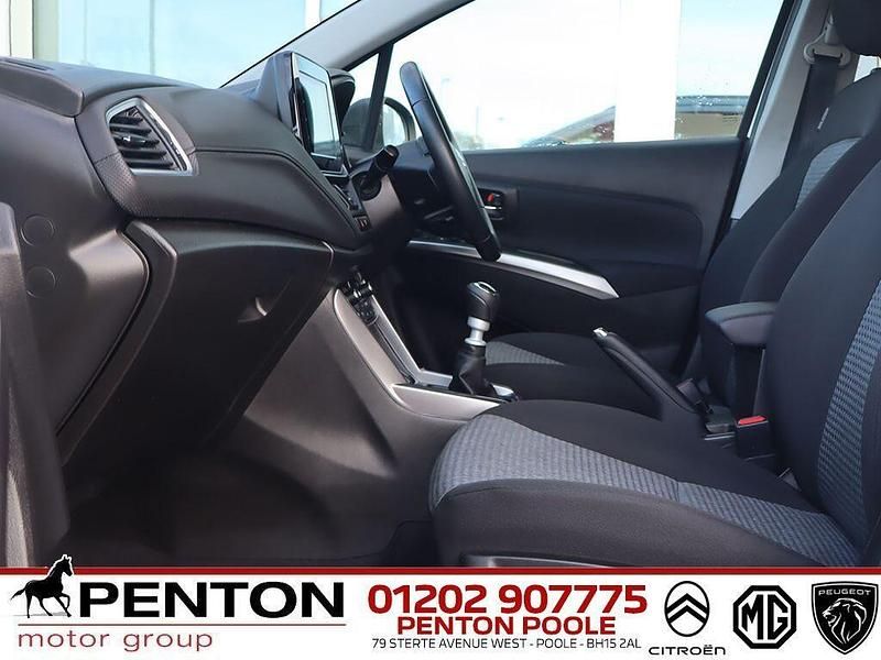 Used Suzuki SX4 2022 White Hatchback