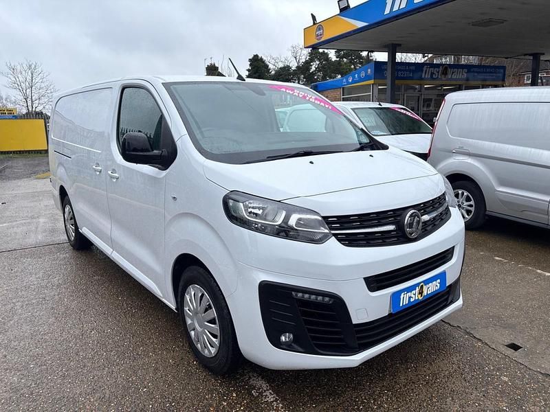 Used Vauxhall Vivaro drive 100 HP (73 kW) 2023 White MPV