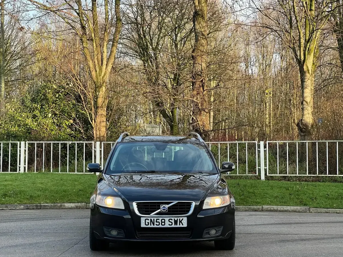 Used Volvo V50 SE 2009 Black Estate