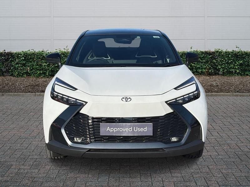 New Toyota C-HR 2026 Platinum white SUV