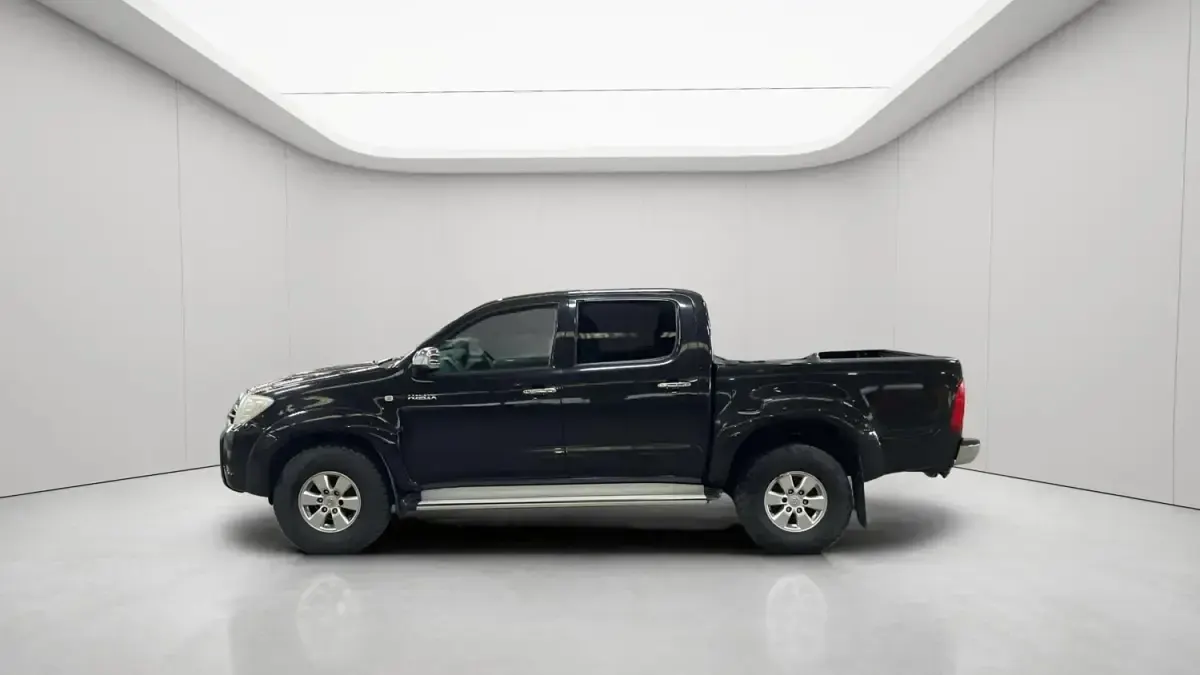 Usado Toyota HiLux 2010 Preto Pickup