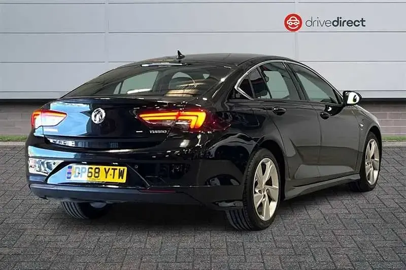 Second-hand Vauxhall Insignia SRi 140 CP (102 kW) 2019 Negru Hatchback