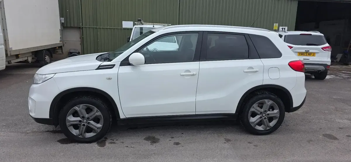 Used Suzuki Vitara SZ-T 120 HP (88 kW) 2018 White Hatchback