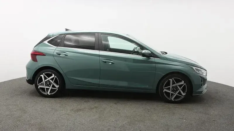 Used Hyundai i20 Ultimate 100 HP (73 kW) 2024 Green Hatchback