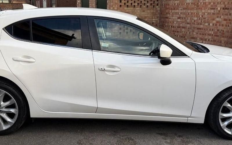 Used Mazda 3 Inclusive 120 HP (88 kW) 2016 Hatchback