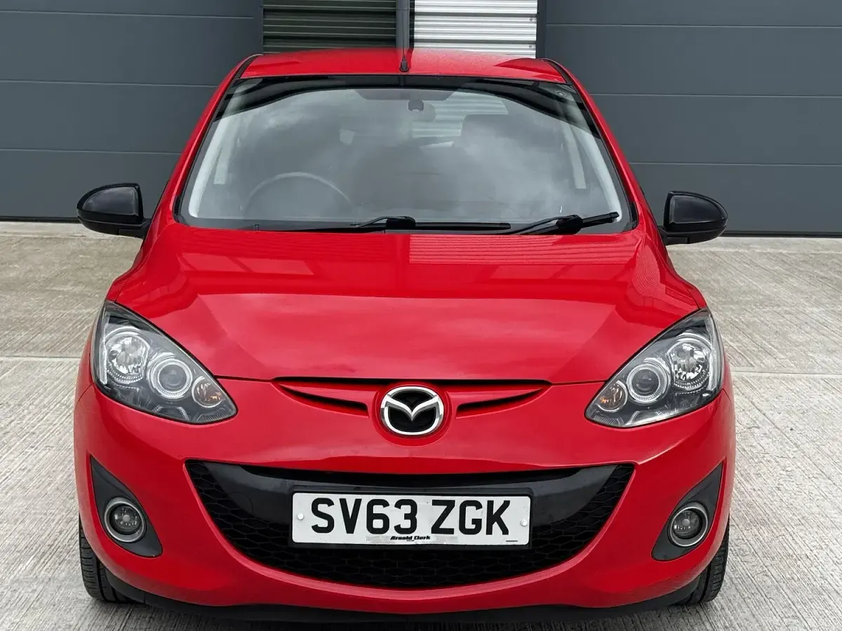 Used Mazda 2 Edition 84 HP (61 kW) 2013 Red Hatchback