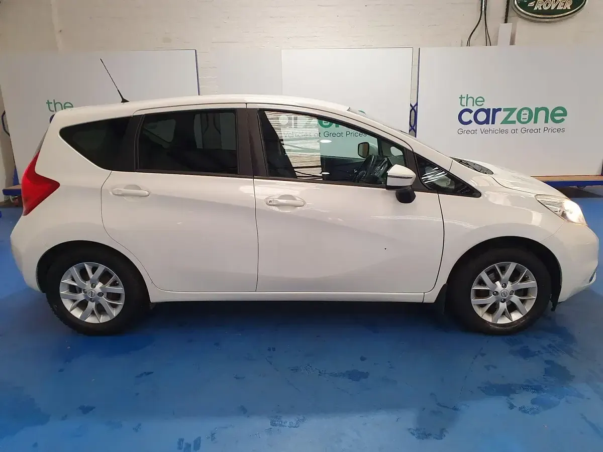 Used Nissan Note Acenta Premium 80 HP (58 kW) 2014 White Hatchback