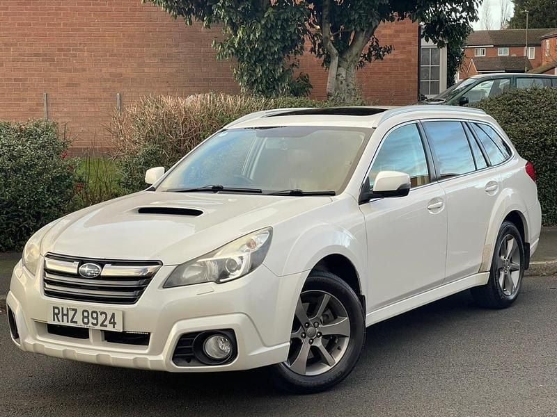 Used Subaru Outback 2014 White Estate