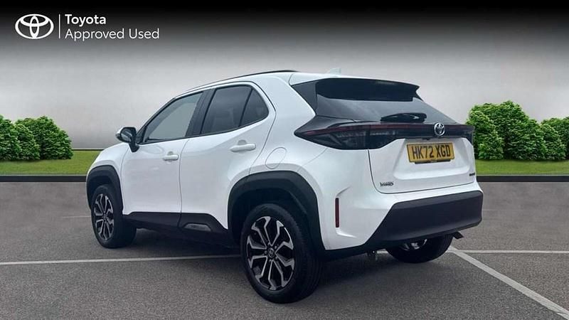 Used Toyota Yaris Cross Design 113 HP (83 kW) 2023 White SUV