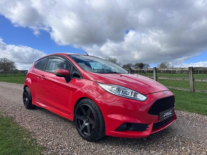 Used Ford Fiesta ST 2015 Orange Hatchback
