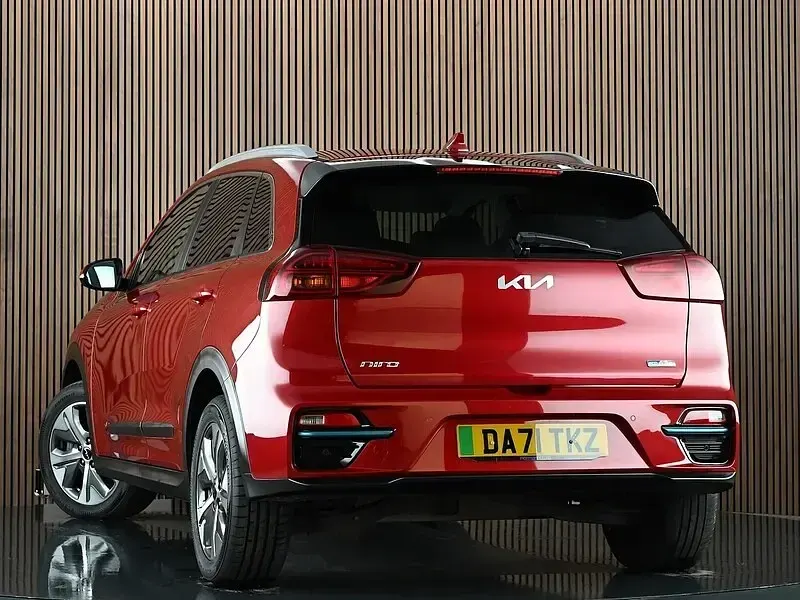 Used Kia e-Niro 150 kW (204 HP) 2022 Red SUV