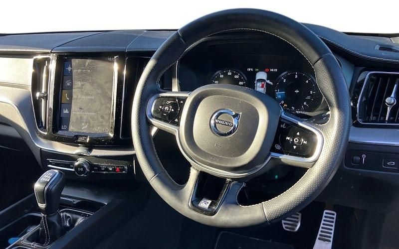 Used Volvo XC60 R-Design Pro 190 HP (139 kW) 2019 White SUV