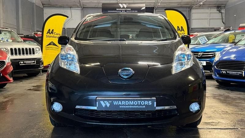 Used Nissan Leaf Tekna 24 kW (33 HP) 2014 Black Hatchback