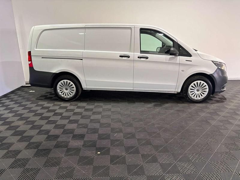 Used Mercedes e-Vito Progressive 85 kW (116 HP) 2024 White MPV