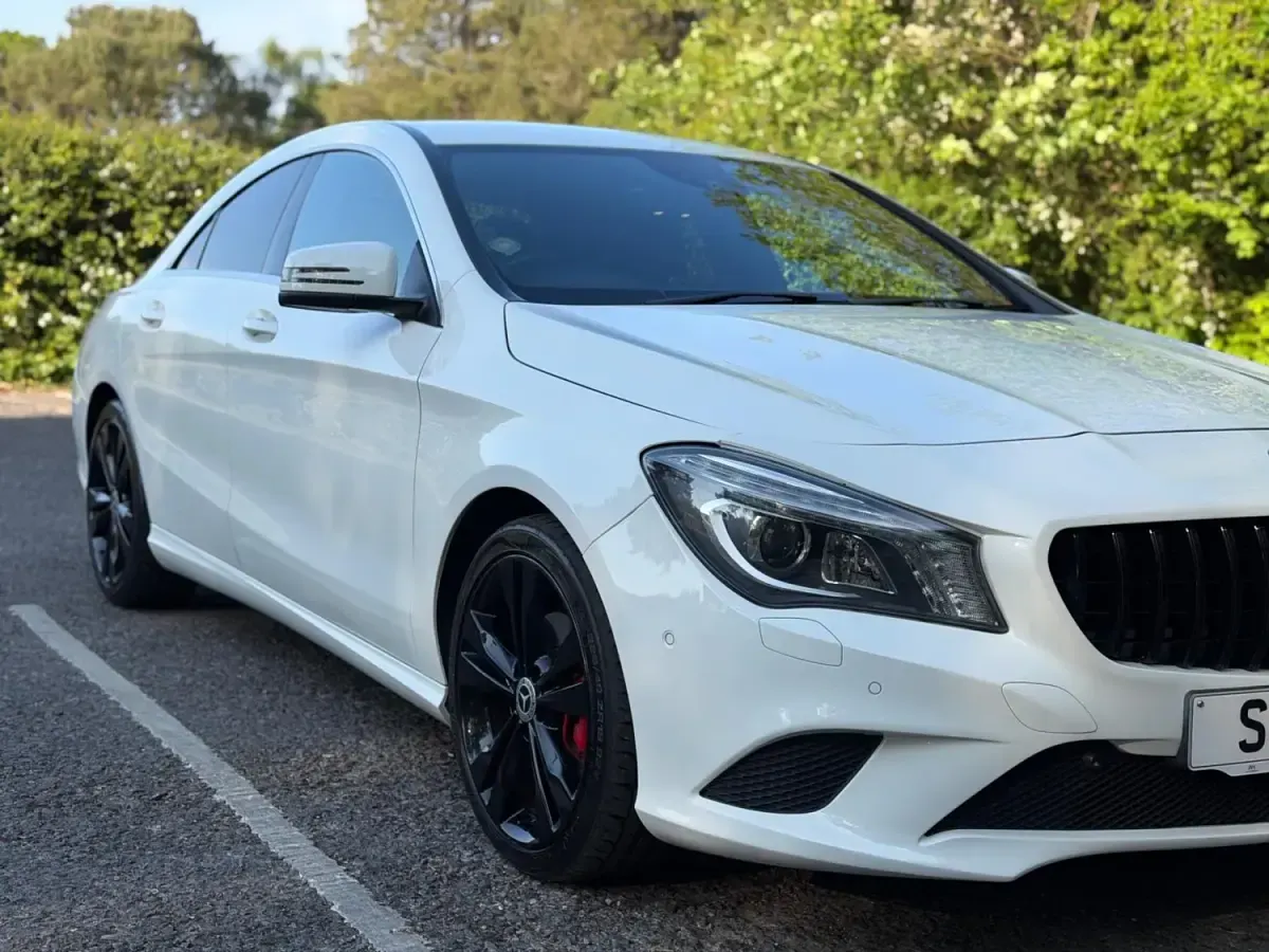Usado Mercedes CLA220 2014 Branco Sedan
