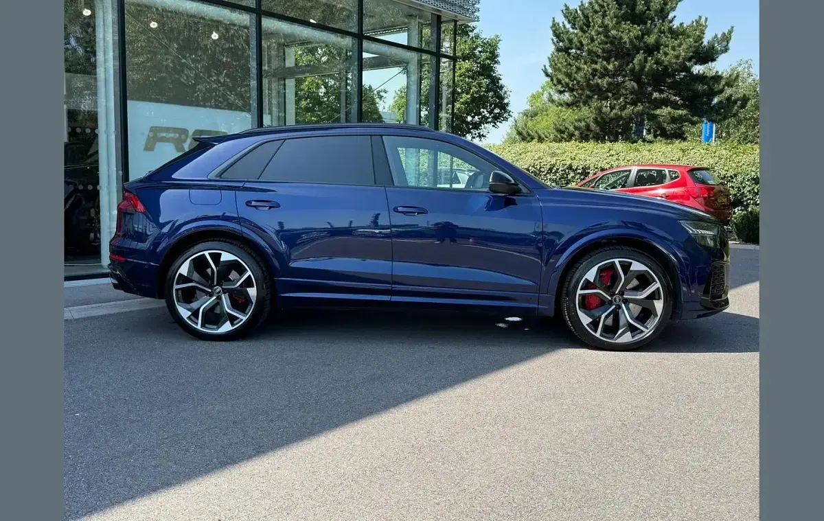 Used Audi Q8 Advanced 591 HP (434 kW) 2021 Blue SUV