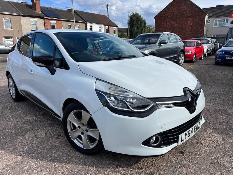 Used Renault Clio IV Dynamique 90 HP (66 kW) 2014 White Hatchback