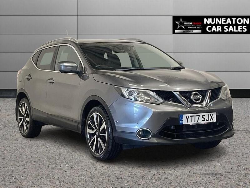 Grey Used 2017 Nissan Qashqai Tekna SUV | £11,800 (Good price) - Image 1/4