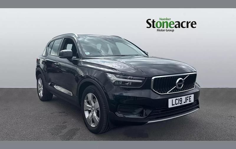 Black Used 2019 Volvo XC40 Momentum SUV | £20,500 (Fair price) - Image 1/4