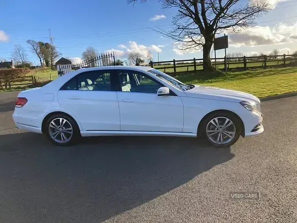 Used Mercedes E220 SE 2015 White Sedan