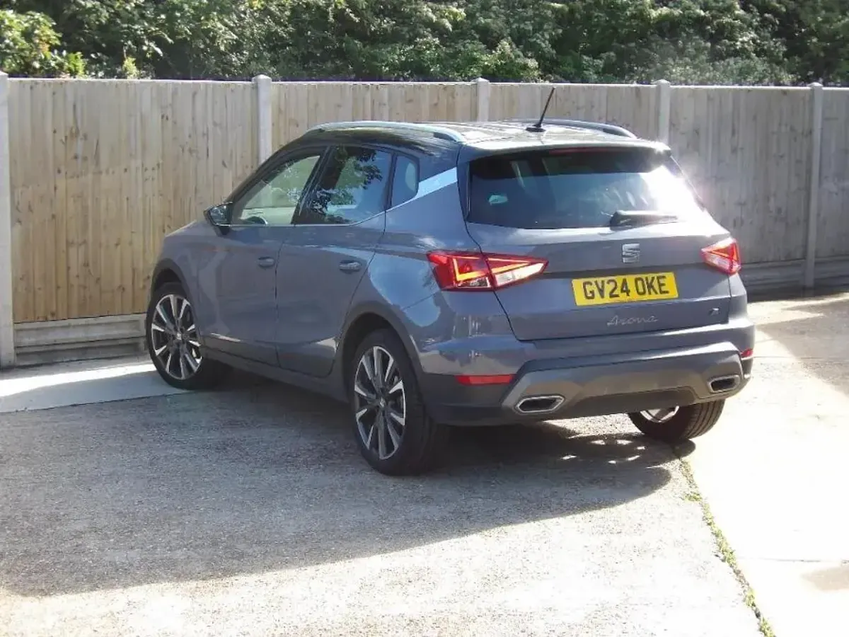 Used Seat Arona FR 113 HP (83 kW) 2024 Grey SUV